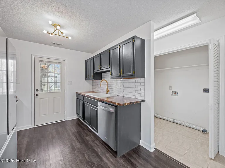 92 Shoreline Dr — Photo 5