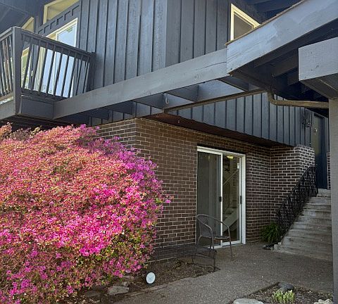 3rd image of 57 Willow Brook Dr
