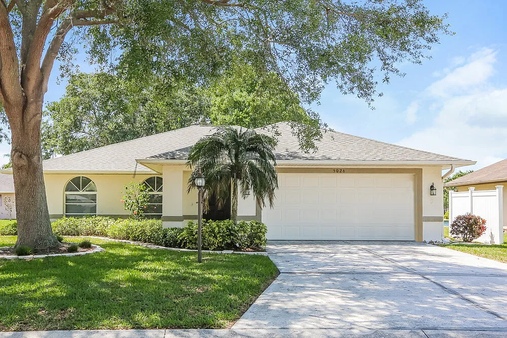 3 bed, 2.0 bath, 1609 sqft, $2,410 — Photo 1