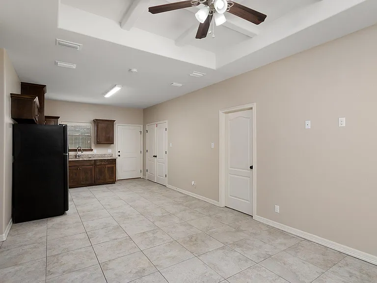 2608 E Garfield Ave #2 — Photo 2
