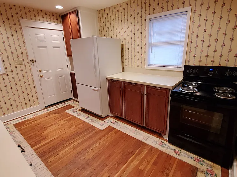 2402 S Hughes St — Photo 11