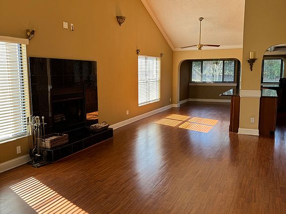 3rd image of 2815 Countrybrook Dr APT M-11