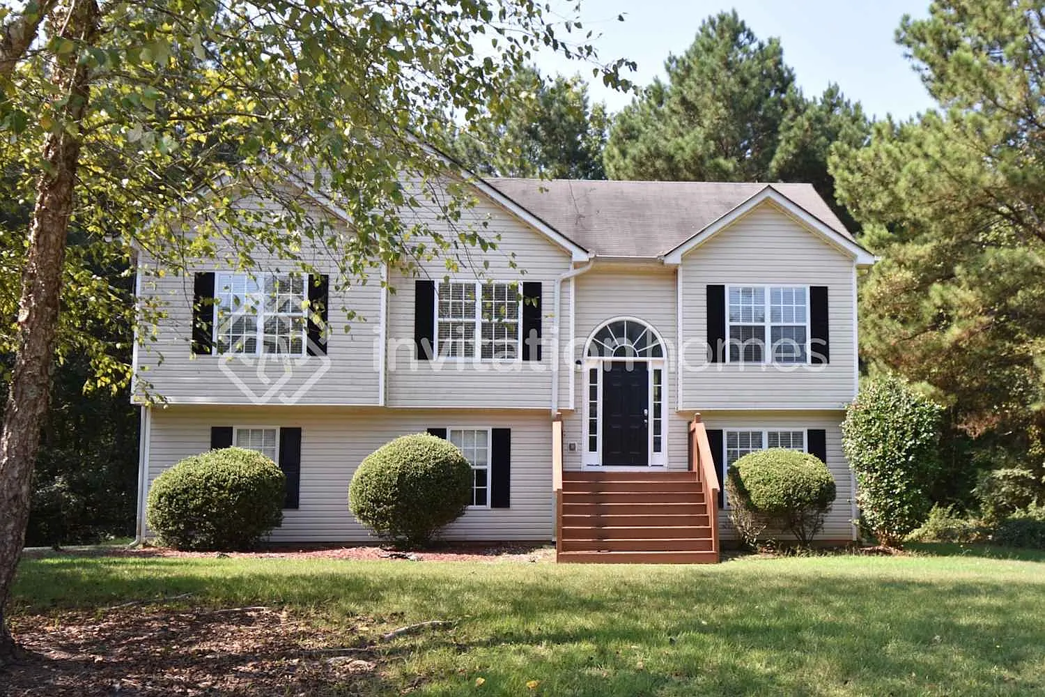 402 Parlor Cir Locust Grove, GA 30248 — Photo 1
