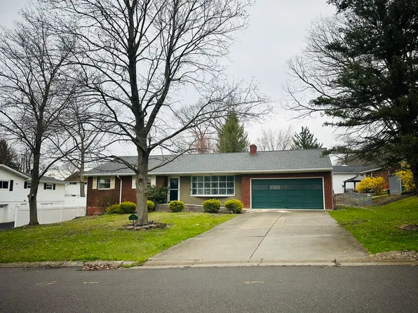 305 Magnolia Dr, Vestal, NY 13850