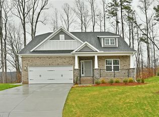 433 Meadowfield Run, Clemmons, NC 27012