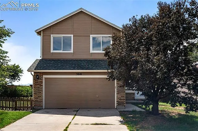 4 bed, 1952 sqft, $2,599 — Photo 1