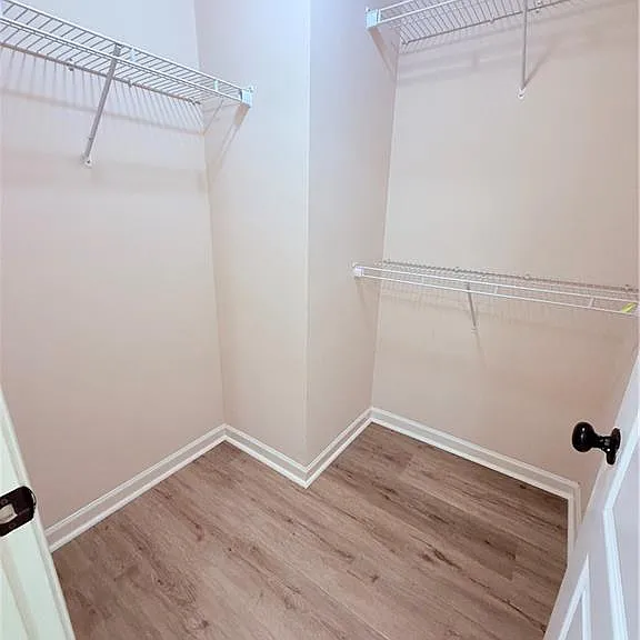 3282 Brockenhurst Dr — Photo 12