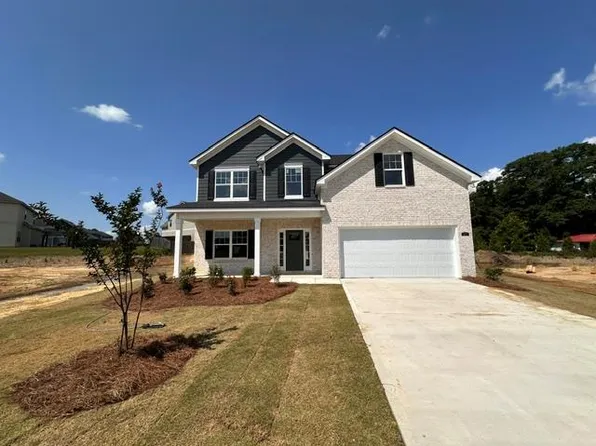 357 Black Oak Dr, Smiths Station, AL 36877