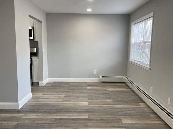 1 Kensington Cir #8D