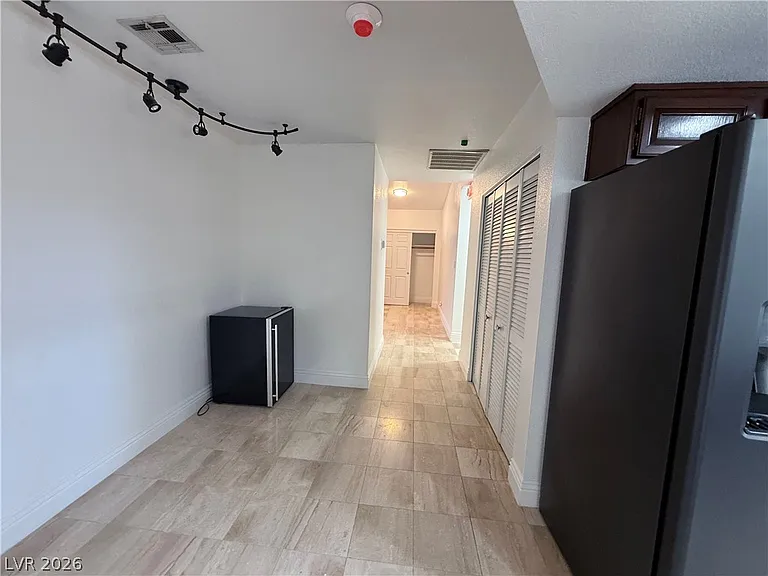 8620 Cremona Dr — Photo 7