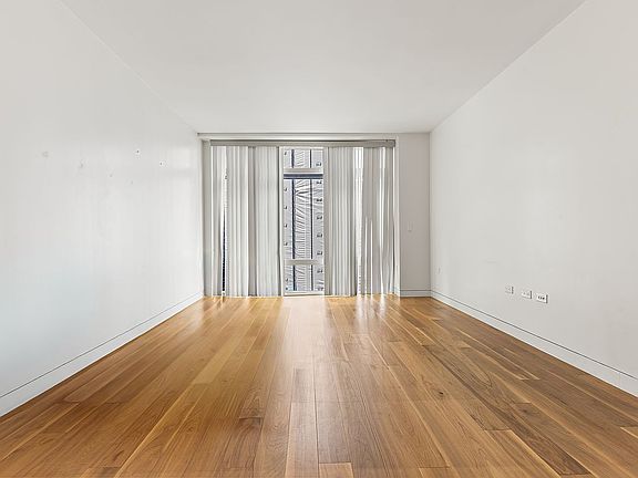 4th image of 151 W 21st St APT 4C