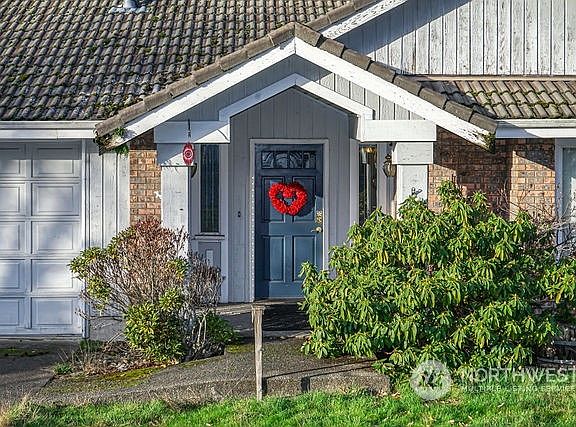 4th image of 1529 27th Avenue SE