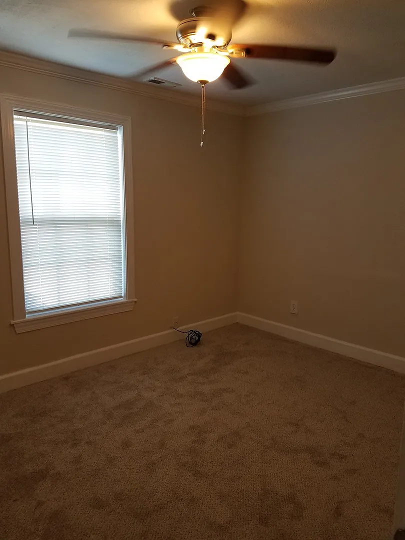 Lovely 2 BR home with Bonus Room — Photo 4