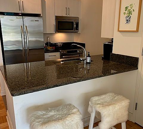4th image of 1510 Lexington Ave APT 9U