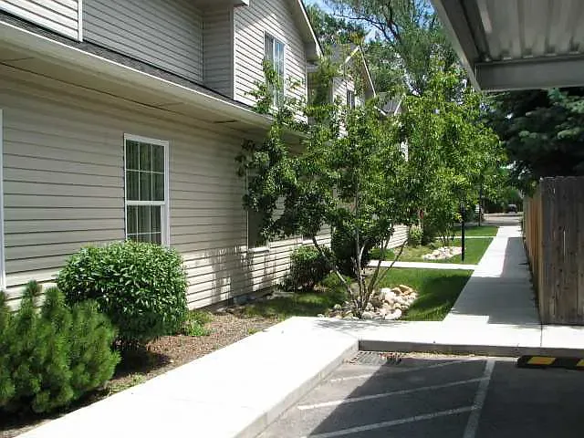 2221 S Hervey St — Photo 1