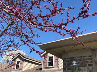 595 Whisper Ln, Xenia, OH 45385