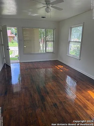 1940 Schley Ave — Photo 2