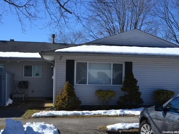99 Feller Drive #99, Central Islip, NY 11722
