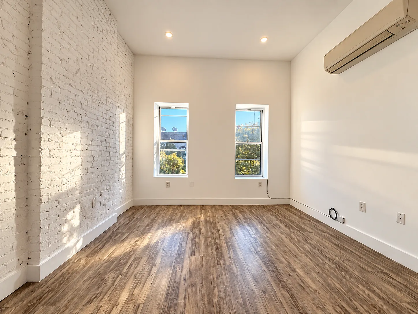 167 Irving Avenue — Photo 4