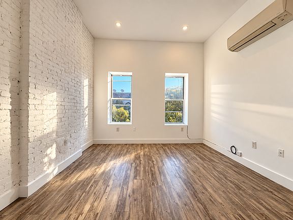 4th image of 167 Irving Ave APT 3L