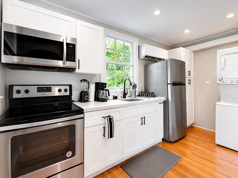 227 SW 30th Ave #2 — Photo 1