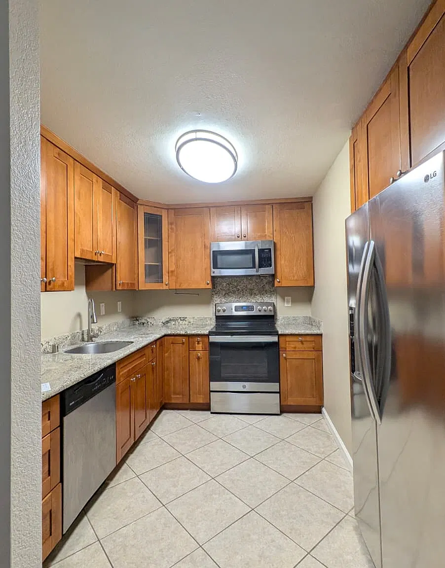 2 bed, 970 sqft, $2,765 — Photo 1