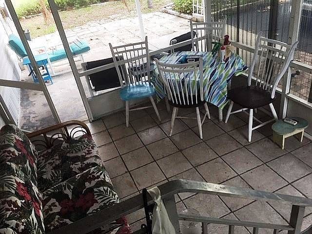 1st image of 533 Palm Pl E