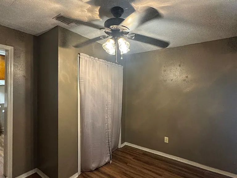 2416 Northside Dr — Photo 14