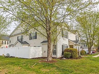 2nd image of 707 Geoffrey Way