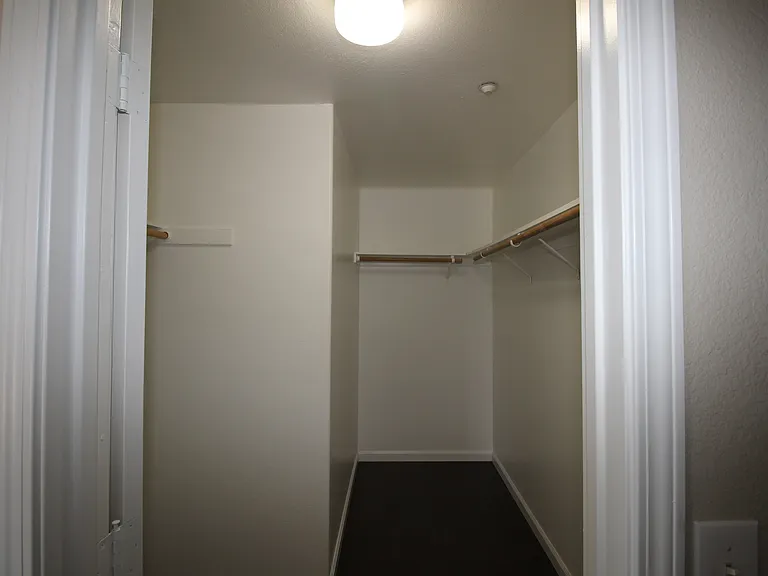 5325 N Rosalia Ave — Photo 21