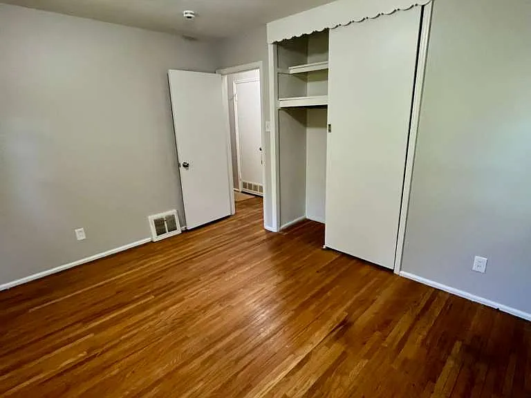 10300 Dudley Dr — Photo 14