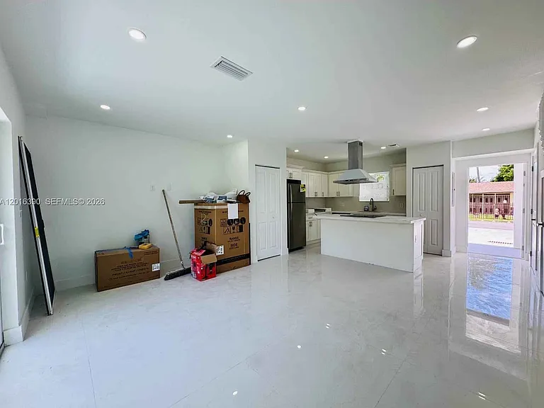 8005 NW 14th Ct — Photo 8