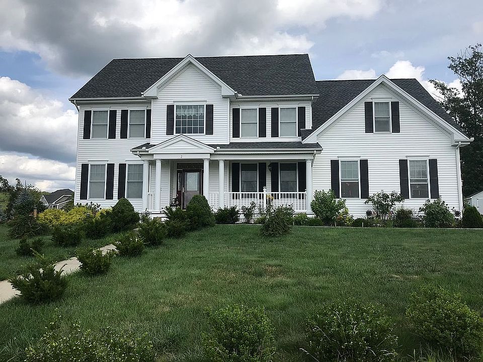 2nd image of 2 Red Oak Ln