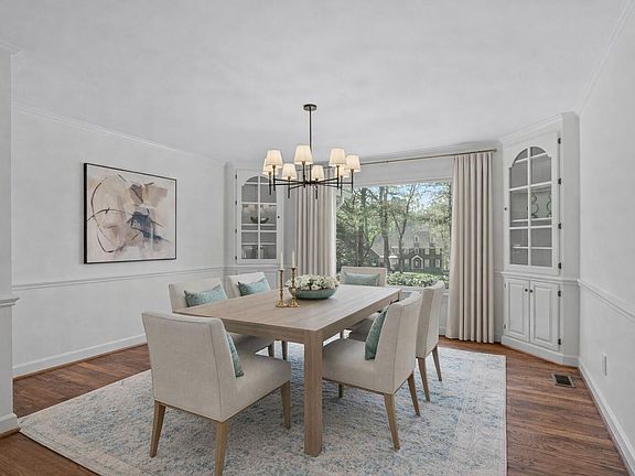 2nd image of 207 Larkwood Ln