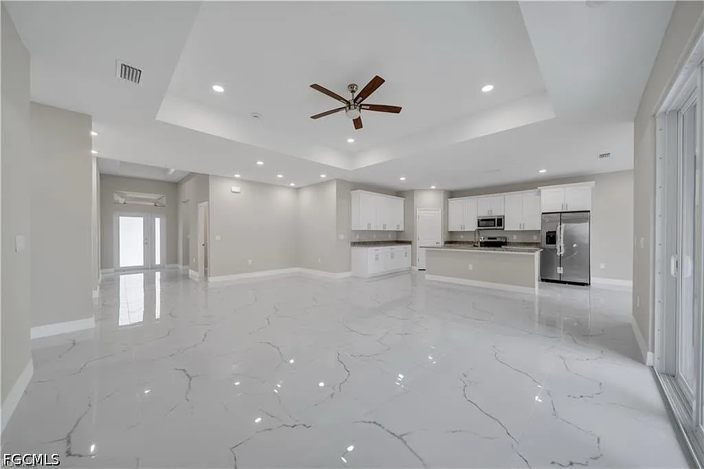 4 bed, 2.5 bath, 2223 sqft, $2,600 — Photo 4