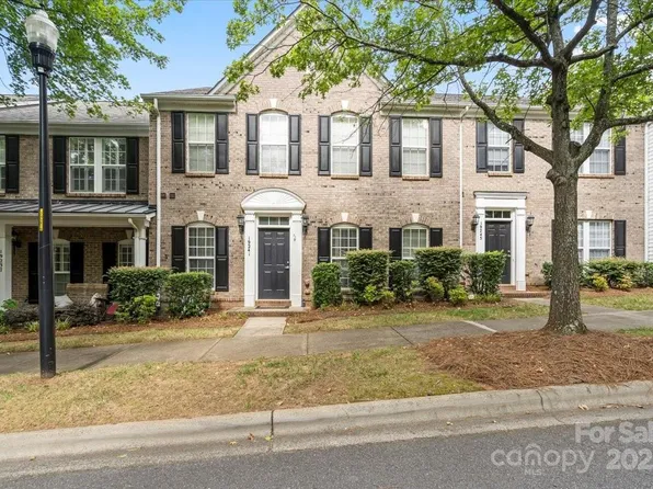 19241 Lake Norman Cove Dr, Cornelius, NC 28031