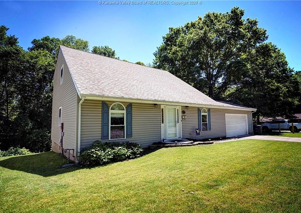 1st image of 1213 E Village Dr