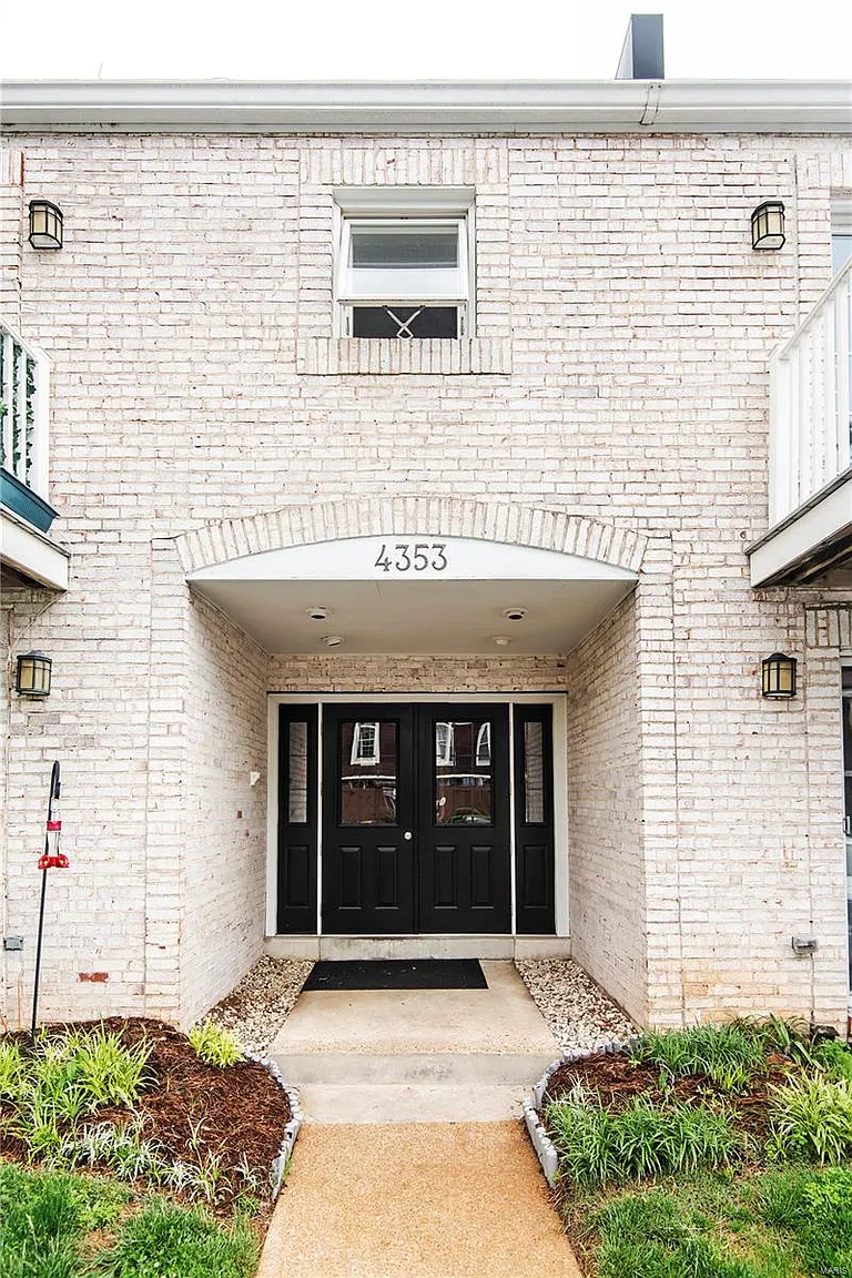 4353 Chateau De Ville Dr APT F photo 1