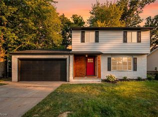 5616 Thoreau Dr, Parma, OH 44129