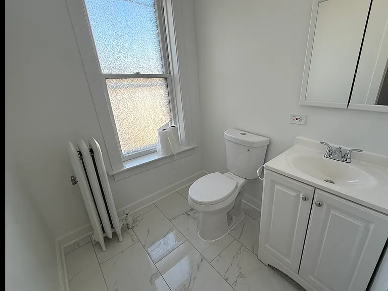 3943 N Kostner Ave #2F — Photo 4