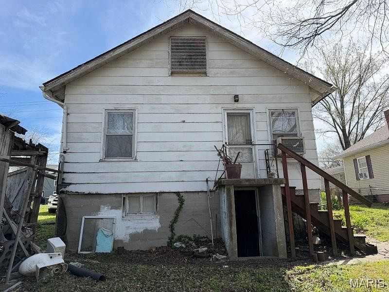 2nd image of 407 Albert St