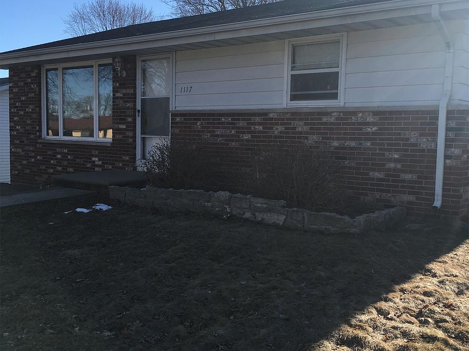 1st image of 1117 Devonwood St