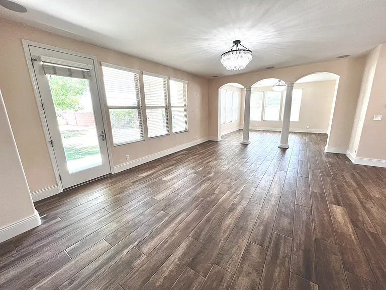 7140 Charter Crest St — Photo 23