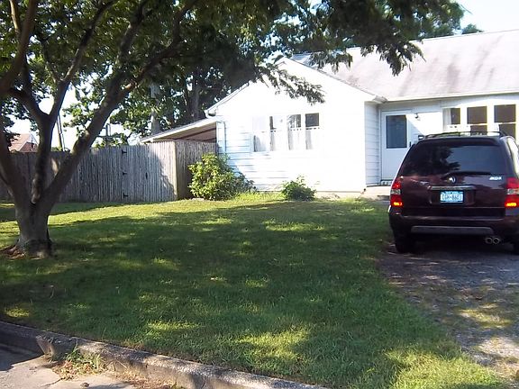 2nd image of 290 E 1st St