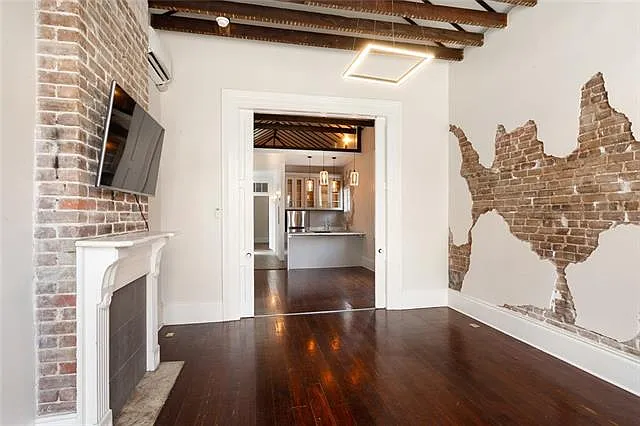 1300 Chartres St — Photo 8