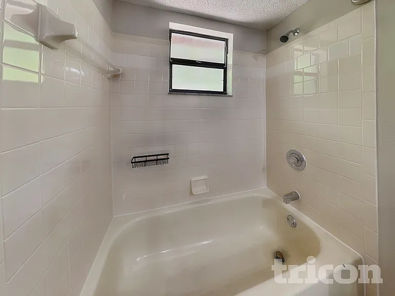 488 Northview St — Photo 11