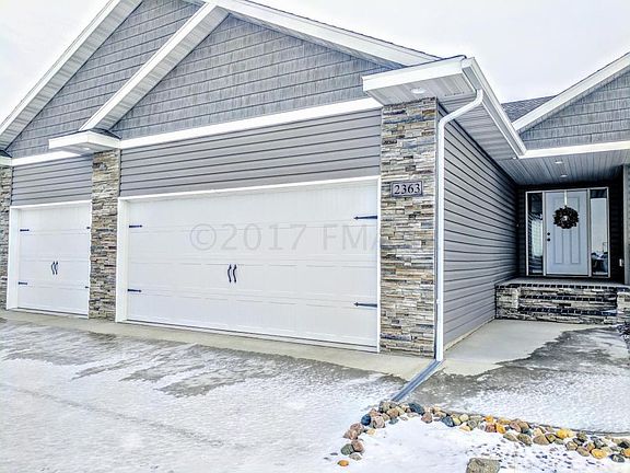3rd image of 2363 Harbor Ln W