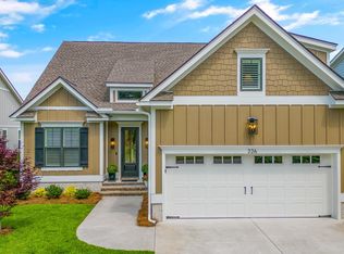 226 Spreading Oak Dr, Pawleys Island, SC 29585