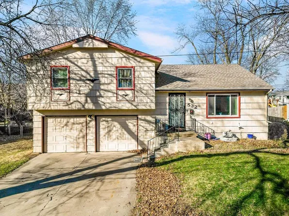 532 E Spruce St, Olathe, KS 66061
