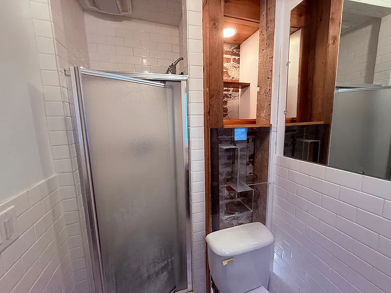 135 James St #D — Photo 7